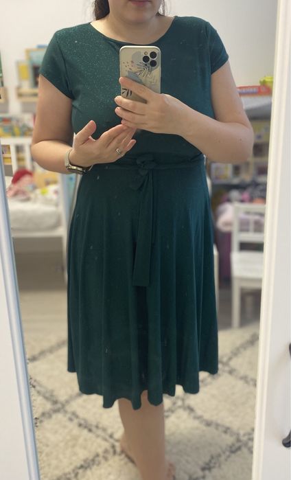 Rochie elegantă elastică verde cu sclipici