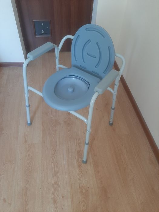 Продам санитарный стул