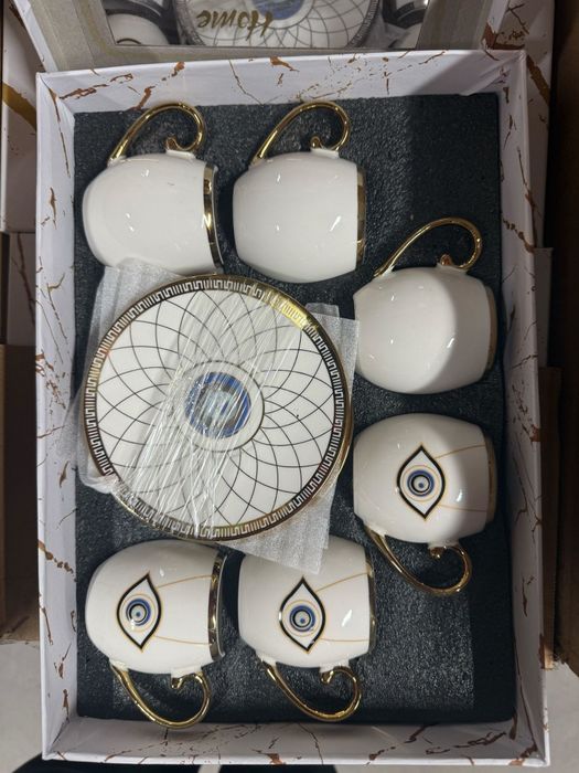 Луксозен сервиз за кафе