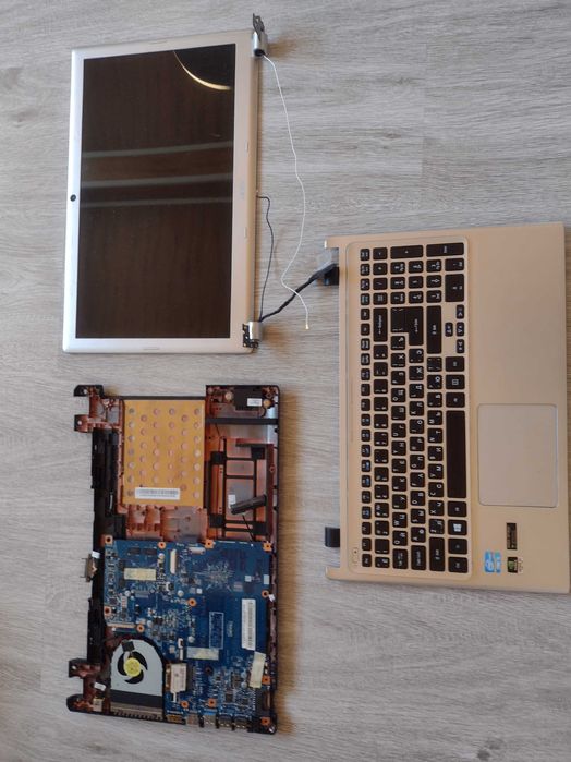 Лаптоп Acer V5 -571 цял за части