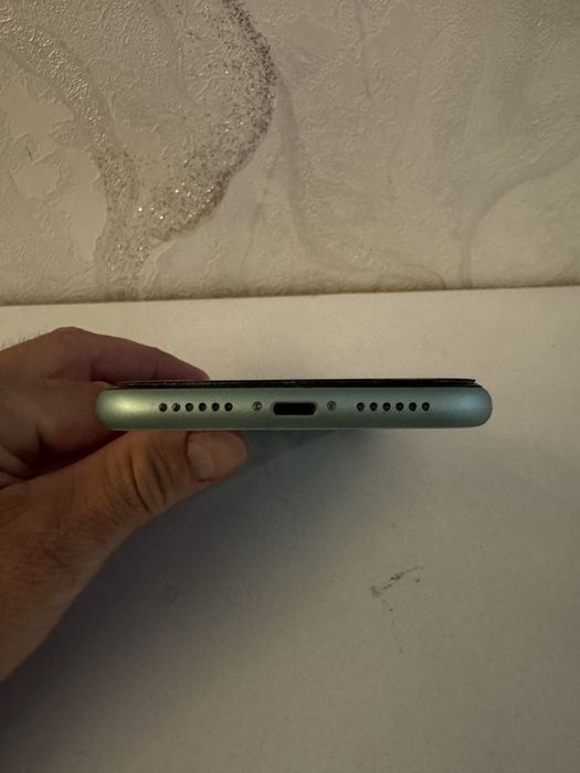 Продам iPhone 11