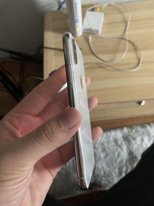 iPhone X в идеальном состоянии