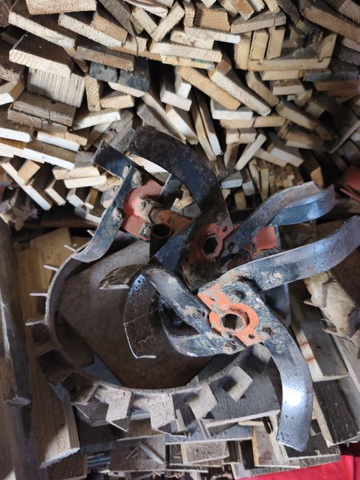 Vând motosapă Ruris