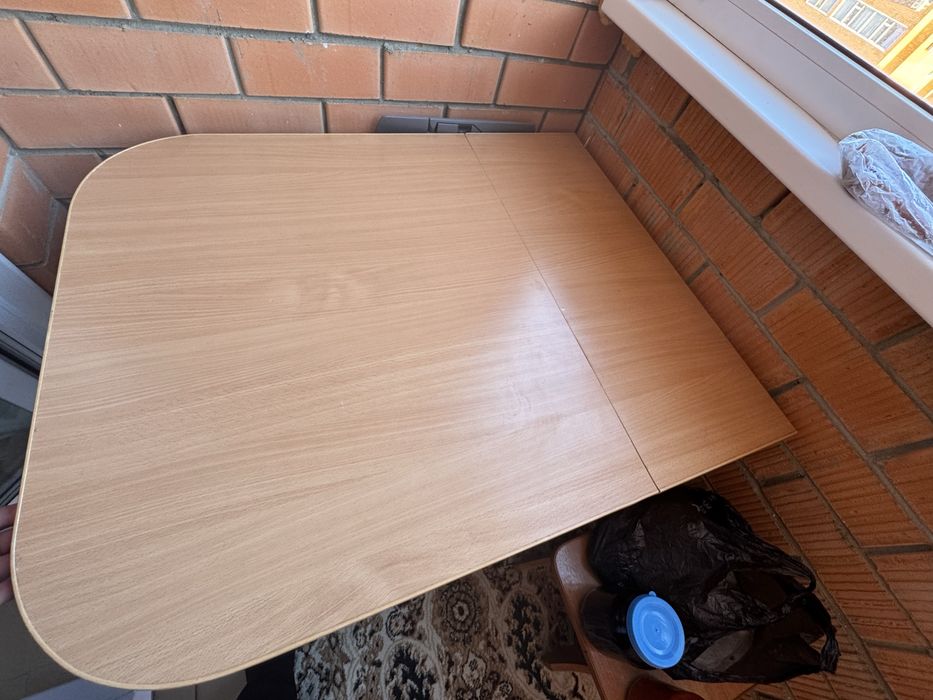 Стол купэ раскланднной .