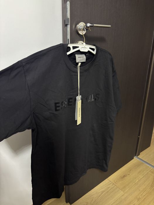 Tricou Essentials Negru – Mărimea L, Nou cu Etichetă