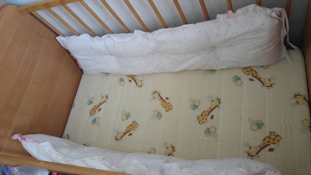 Бертони детска кошара с люлеещ се механизъм + Триколка за бутане