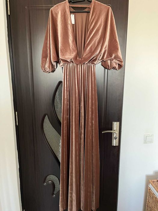 Rochie catifea Asos cu eticheta