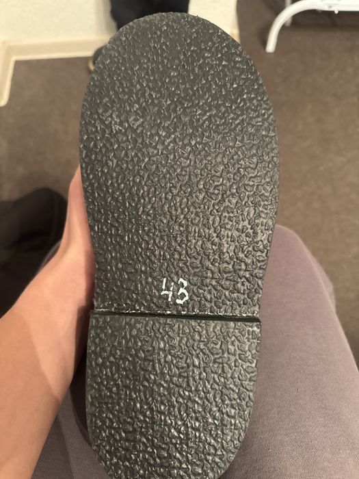 Продам унты новые