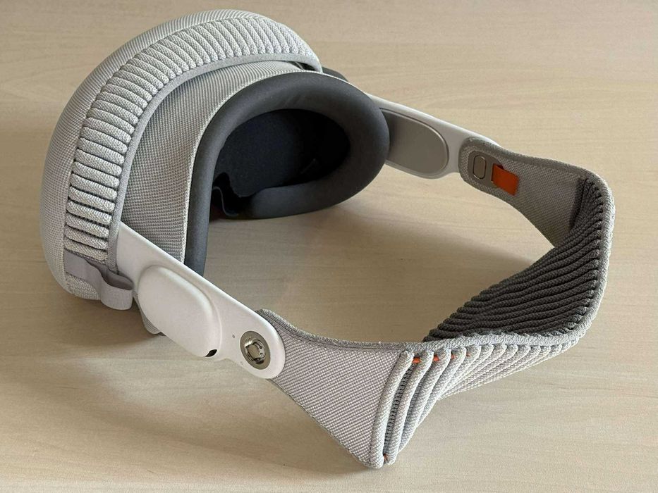 Бартер! Apple Vision Pro VR + Apple Travel Case