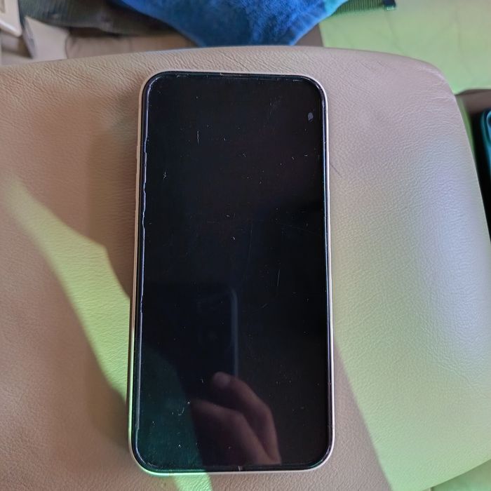 Продам iphone 13 128