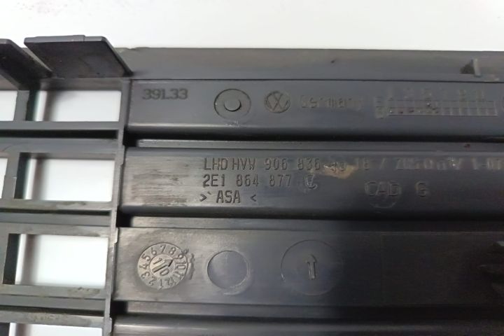 Grila capota  2E1864877C Volkswagen VW Crafter prima generatie