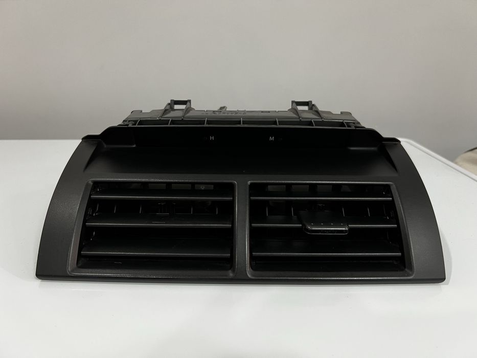 Продам дефлектор на камри 50