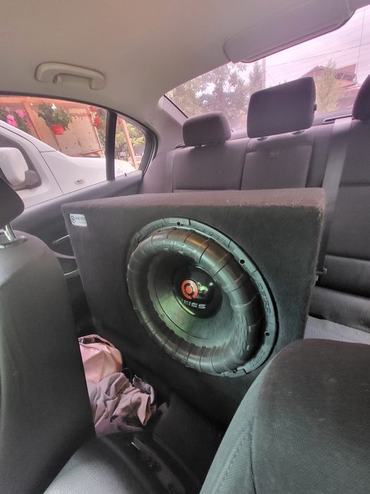 Subwoofer auto Reiss 1000w rms stare foarte bună ca nou puțin folosit