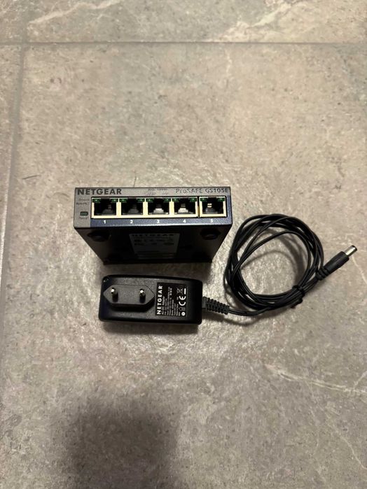 Netgear ProSAFE GS105E – 5-портов гигабитов управляем суич (Gigabit Plus Switch)