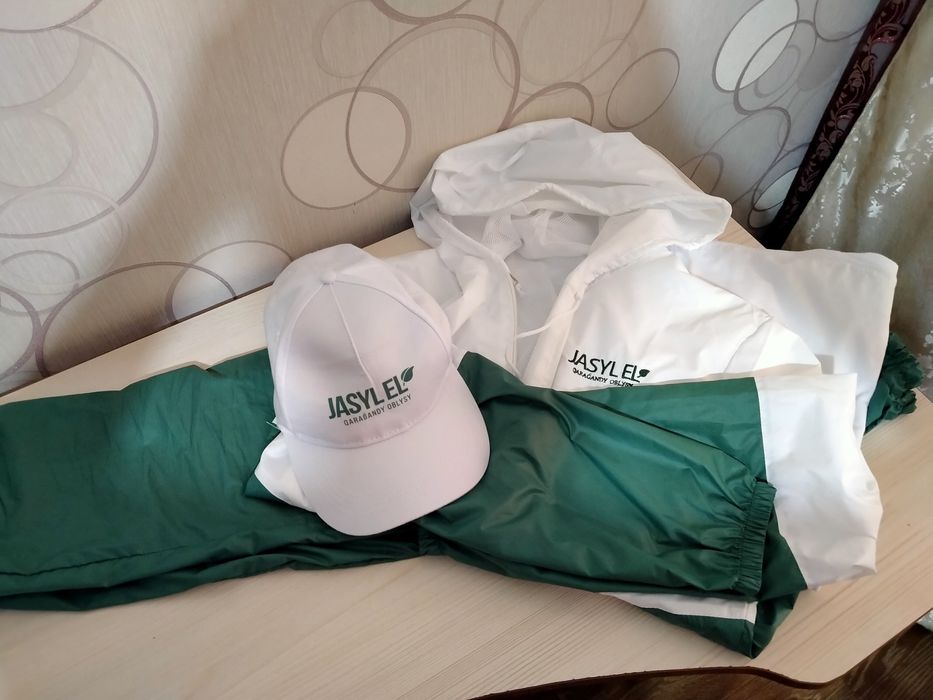 Продаю одевала всего 2 раза. Чистая. 46 размер.