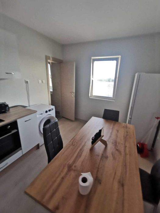 Тристаен, под наем, кв. Крайморие