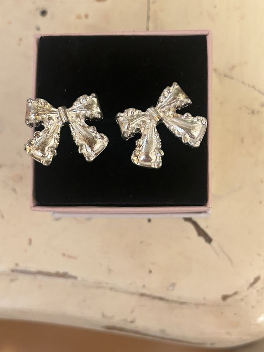 Обици с форма на  Панделки