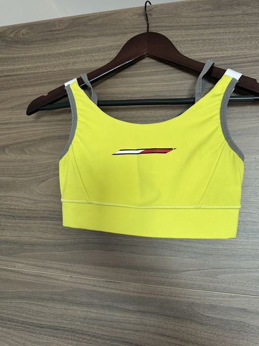 спортно бюстие nike