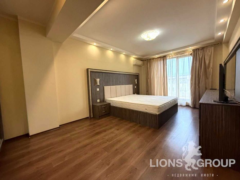 Тристаен обзаведен апартамент в затворен комплекс