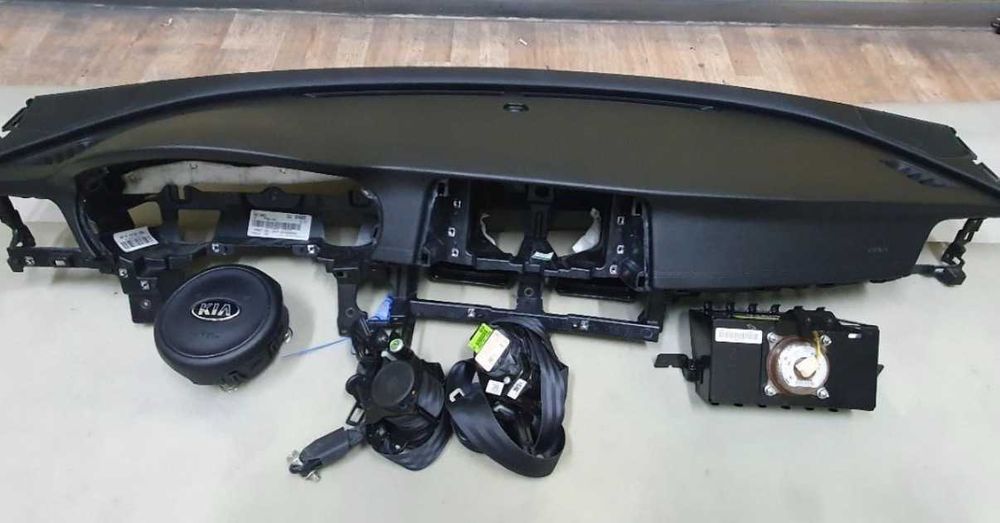 Kia Optima IV 4 Арматурно табло аирбег колани , airbag