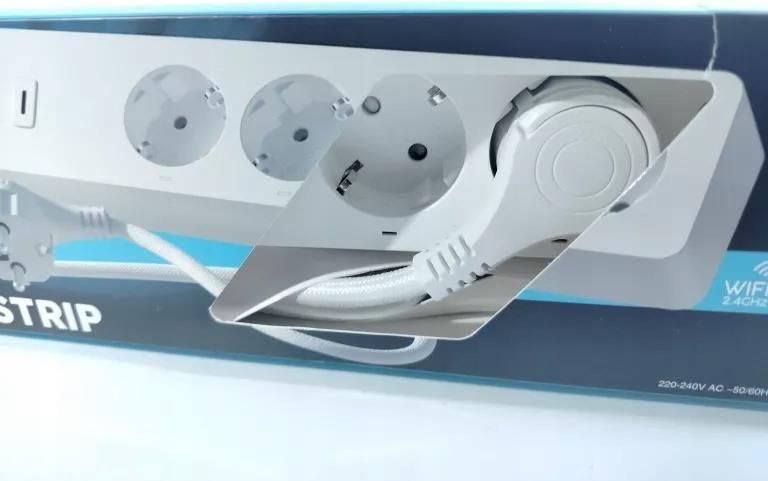 Смарт удължител LSC Smart Connect Smart разклонител 4 гнезда 1,5м.