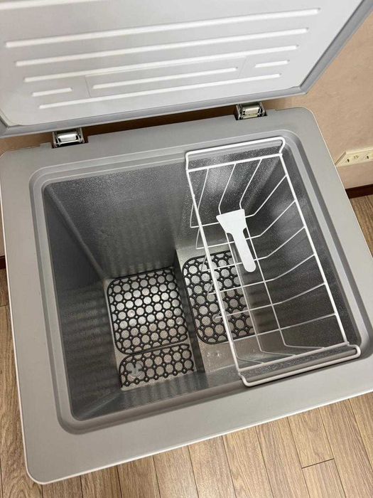 Морозильник Midea HS-131C1N