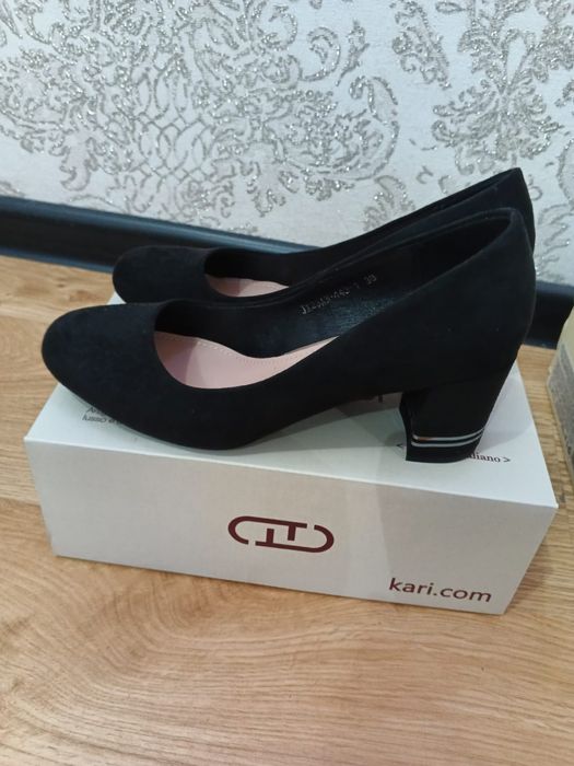 Продам новые замшевые туфли