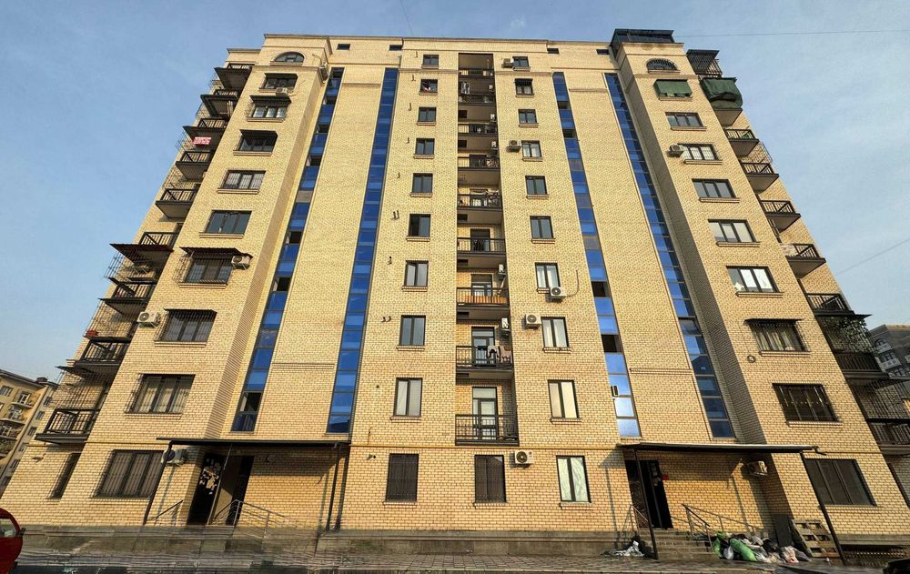 Kvartira sotiladi 3-xona 70kv + 65kv mansardaham. NOVOSTROYKA G'ISHTLI