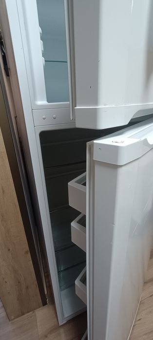 Хладилник с горна камера Liebherr