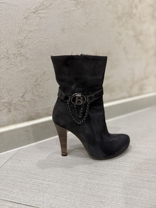 Дамски боти с ток