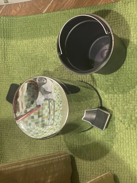 мусорка с педалью