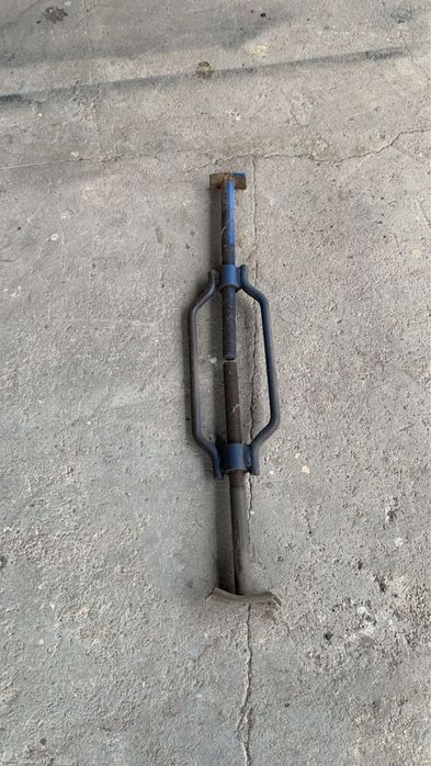 Винтовой донкрат