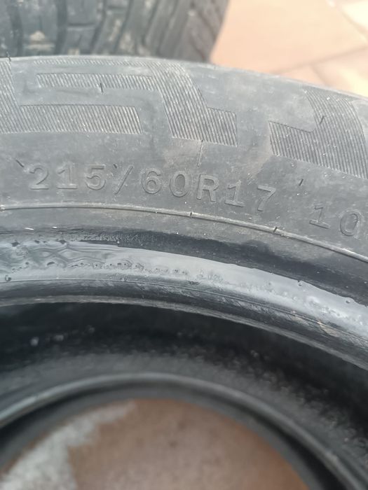 4 roți 215 /60R17