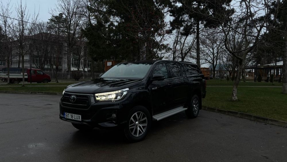 Proprietar , vând Toyota Hillux