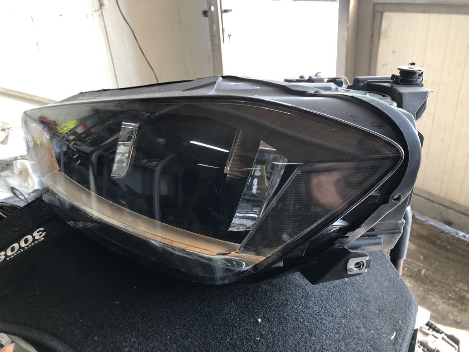 Фар VW Golf Sportsvan 2016