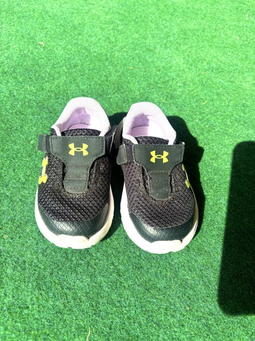 Adidasi Under Armour si tenesi Hm panza bebelusi