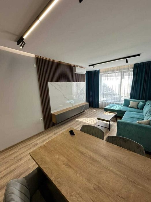 Продава се Тристаен апартамент в Пловдив, Христо Смирненски - 91 кв.м за 2088 €/кв.м - Снимка #2