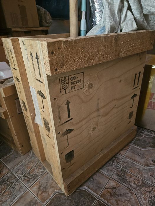 Деревянные ящики.