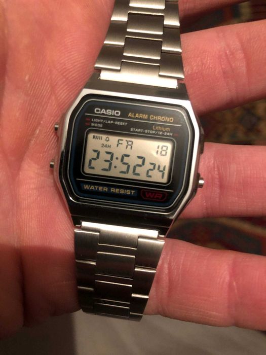 Продам часы Casio срочно!