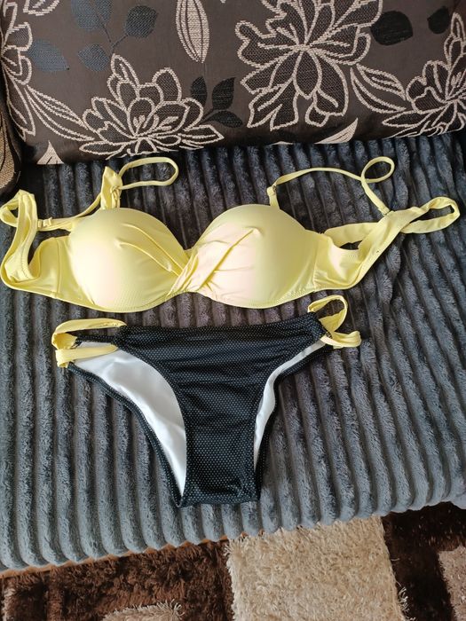 Costum de baie ,din doua piese