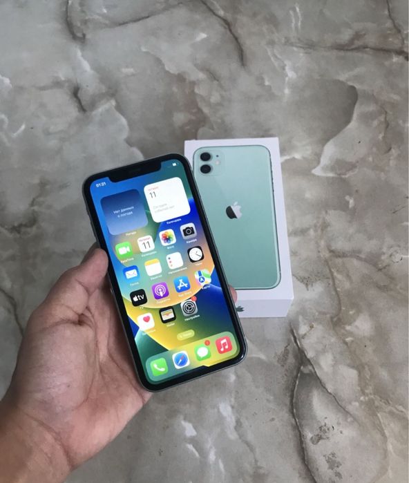 Продам телефон Айфон 11 Берюзовый