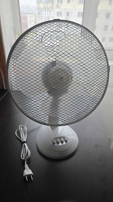 Ventilator birou, 3 viteze, 30 cm, 3 palete, grilaj metalic