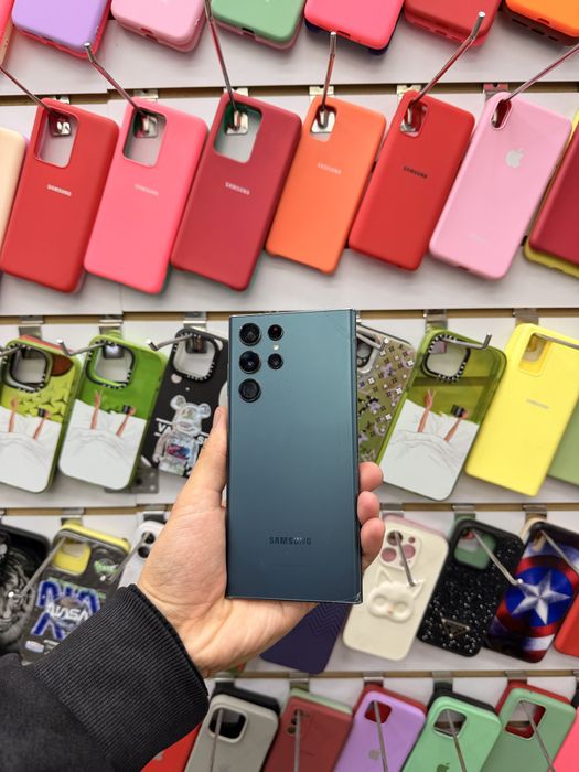 Samsung S22 Ultira 12/512gb