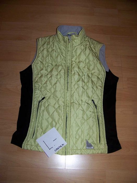 Vesta pt.dame sau adolescente măr.-S si L