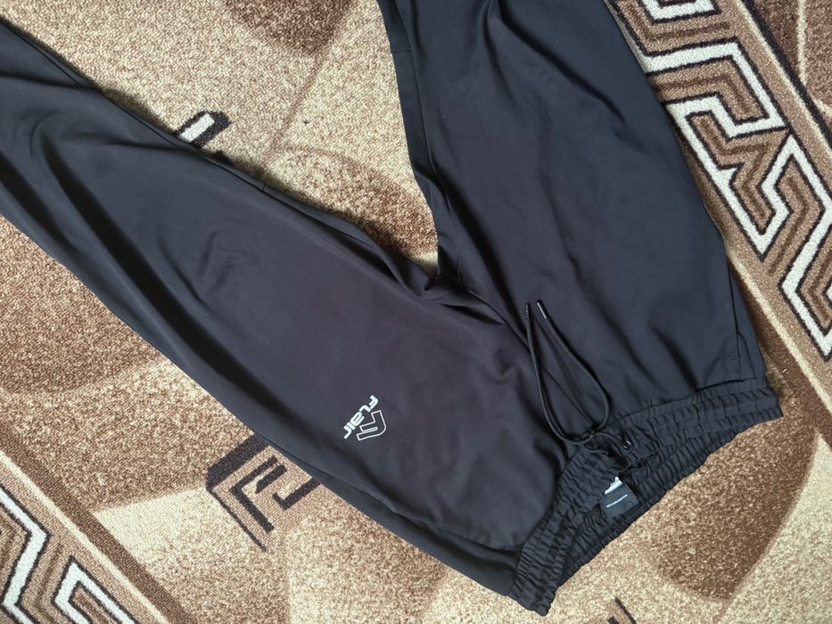 Долнище на FLAIR