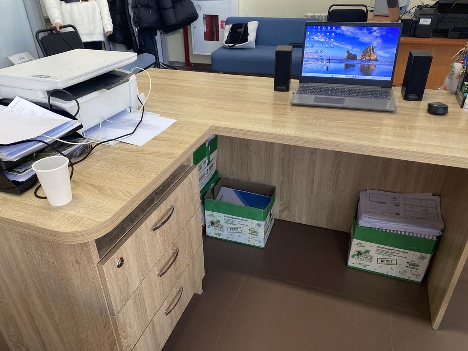 Продам офиснные столы