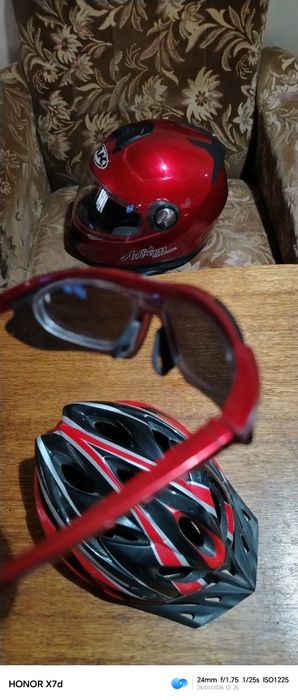 Мото и вело шлемы