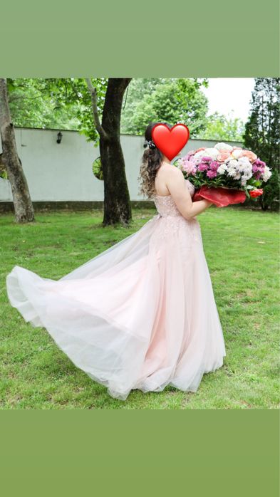 Бална рокля от “Моделисимо” ООД