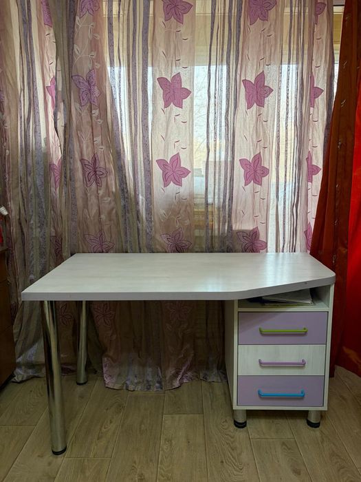 письменный стол белый