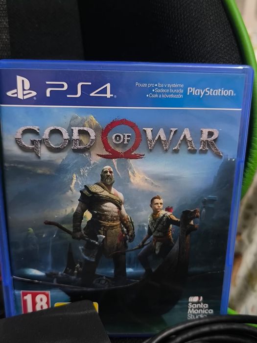 PlayStation 4 Pro 1TB + 3 Игри